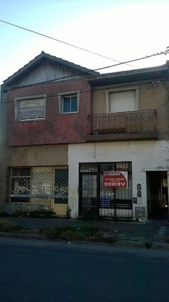 4 bedrooms House in Mar del Plata, Argentina No. 101482