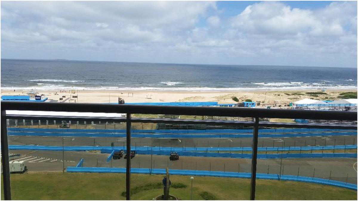 3 bedrooms Apartment in Maldonado, Uruguay No. 1558