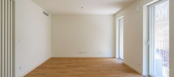 2 bedrooms Apartment in Lisbon, Portugal No. 120877 4
