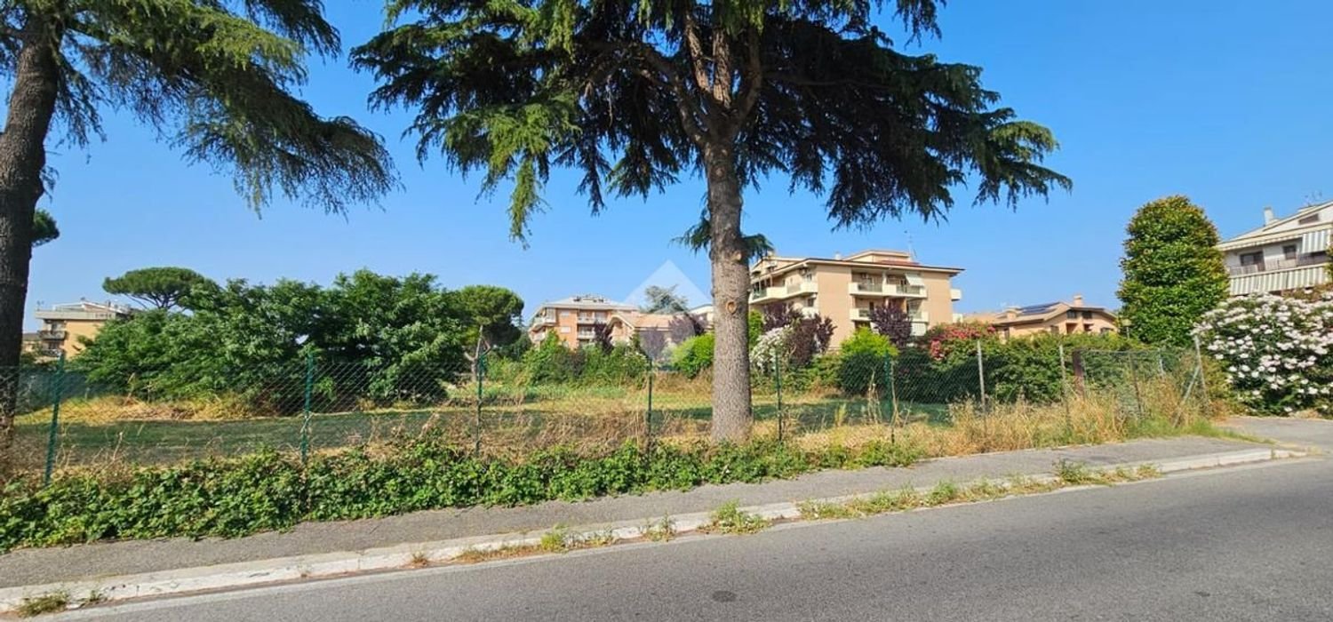  Land in Rome, Italy No. 381795