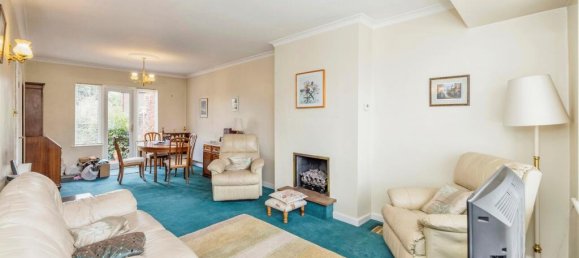 3 bedrooms House in Bushey, United Kingdom No. 6195 8