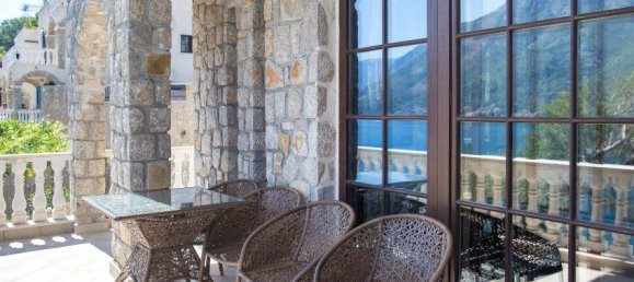 4 bedrooms Commercial property in Kotor, Montenegro No. 125 26