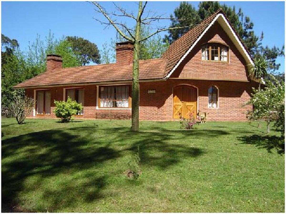 3 bedrooms House in Maldonado, Uruguay No. 12690
