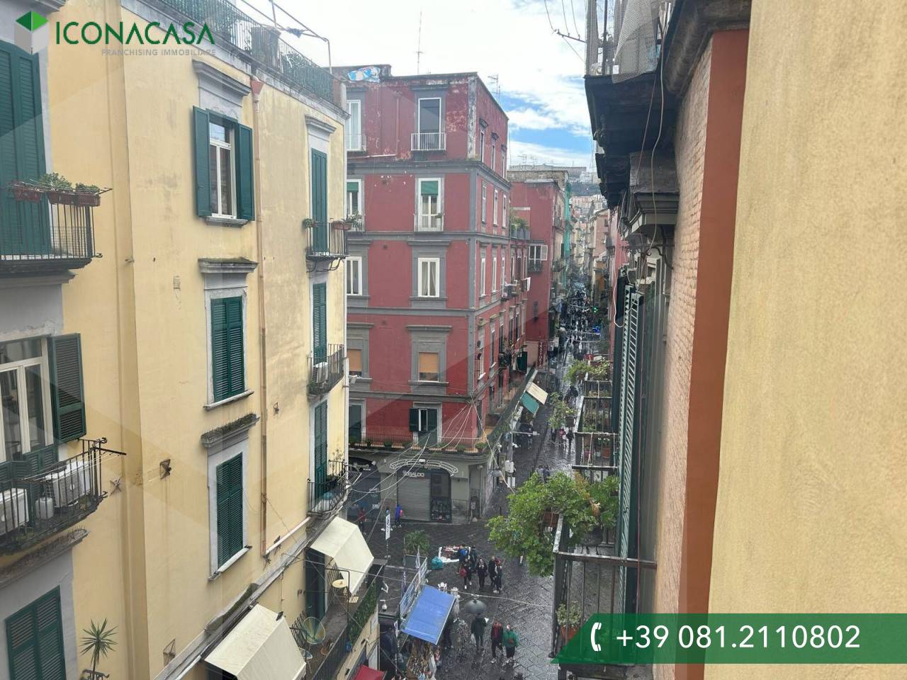 4-salle Appartement à Naples, Italy No. 34524