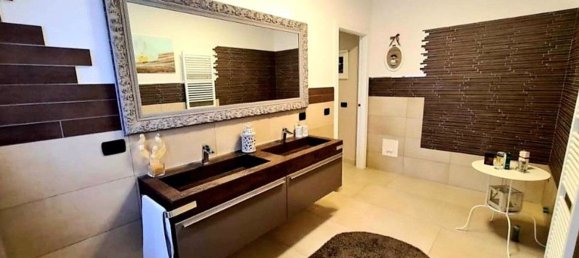 8 rooms Villa in Reggio Emilia, Italy No. 100517 8