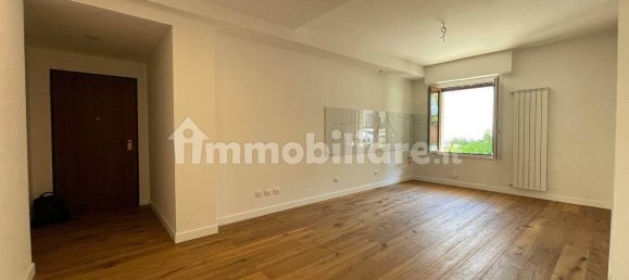 2 bedrooms Apartment in Florence, Italy No. 272580 2
