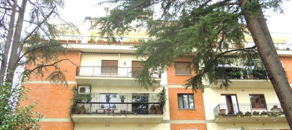 6 rooms Apartment in Rome, Italy No. 38542 4