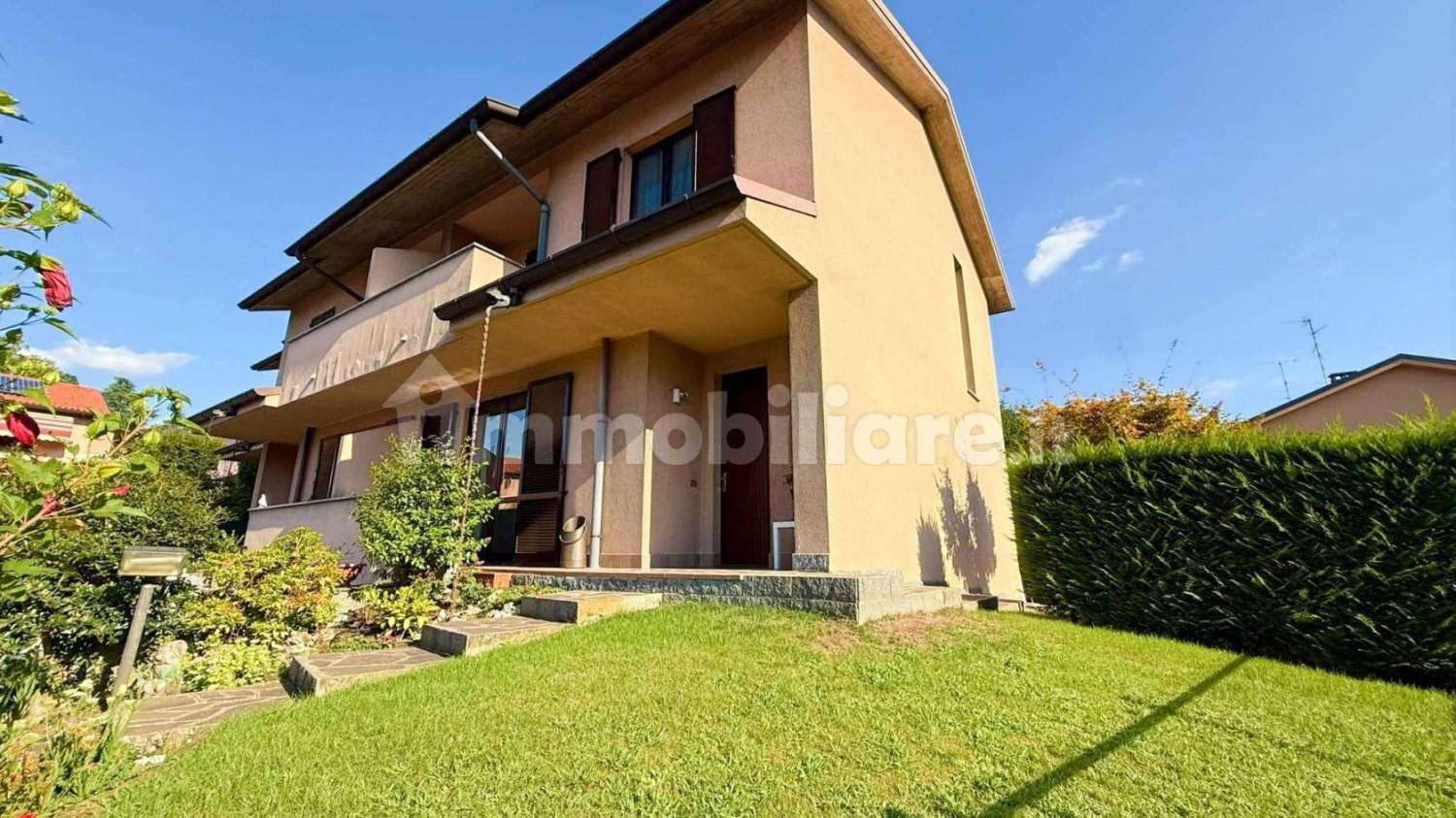 3 bedrooms Villa in Carate Brianza, Italy No. 275285