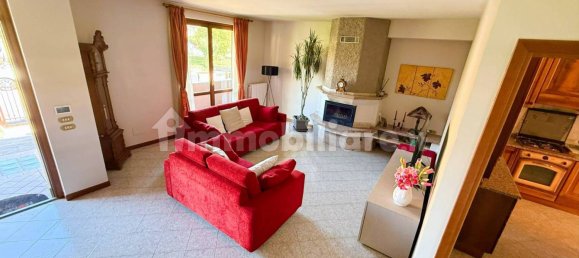 3 bedrooms Villa in Carate Brianza, Italy No. 275285 6