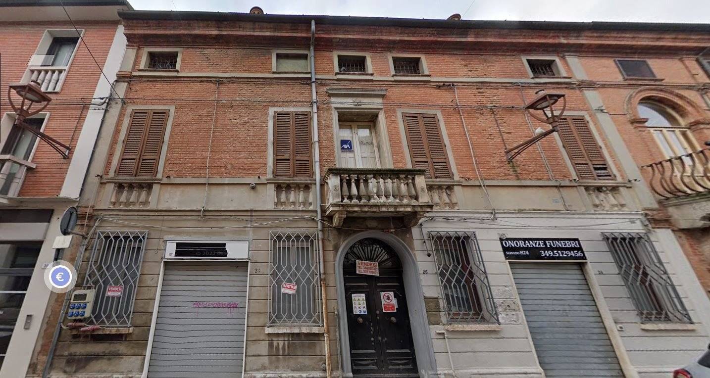 5 rooms Office in Codigoro, Italy No. 135299