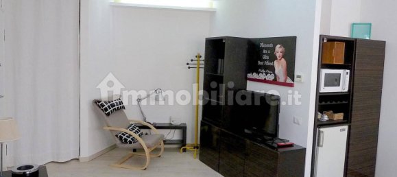 1 bedroom Apartment in Rome, Italy No. 188480 2
