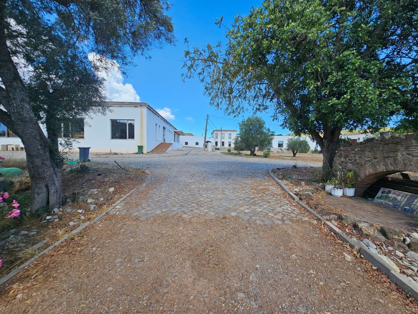 Bâtiment à Santa Catarina da Fonte do Bispo, Portugal 4200m² No. 63349