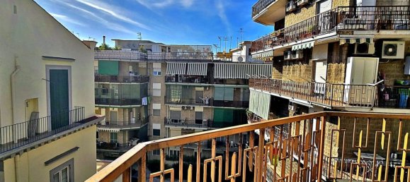 3 bedrooms Apartment in Portici, Italy No. 354347 2