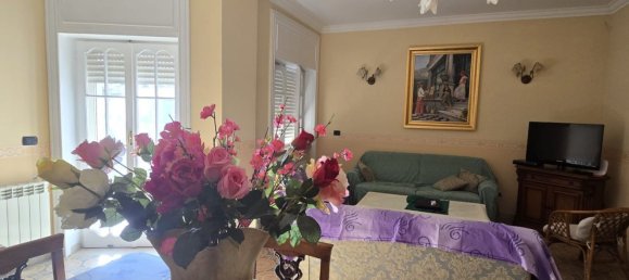 3 bedrooms Apartment in Portici, Italy No. 354347 3