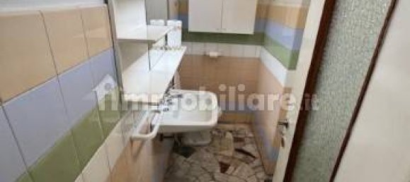 4-Zimmer Gewerbliche Immobilie in Monza, Italy, Nr. 283571 9