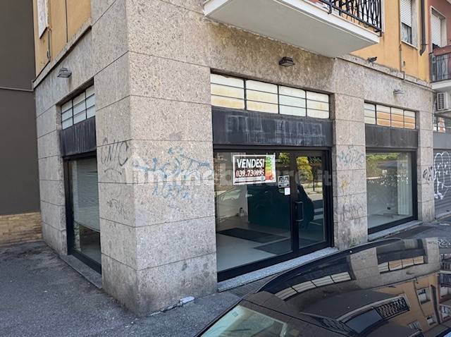 4-Zimmer Gewerbliche Immobilie in Monza, Italy, Nr. 283571