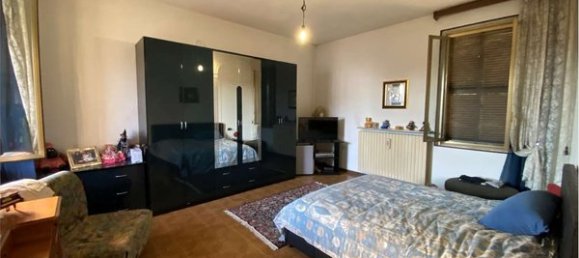 Дом с 4 комнатами в Мортара, Италия № 5775 3