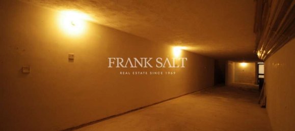 140m² Shop in Mellieha, Malta No. 13494 2