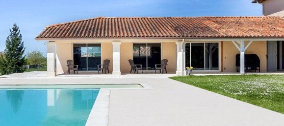 5 bedrooms House in Charente, France No. 328847 2