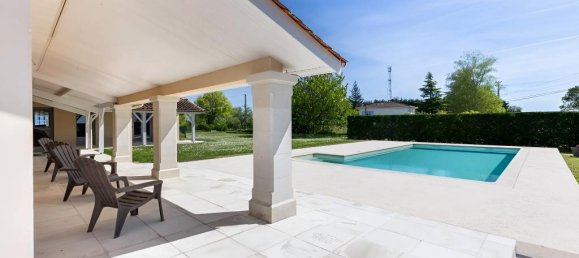 5 bedrooms House in Charente, France No. 328847 3