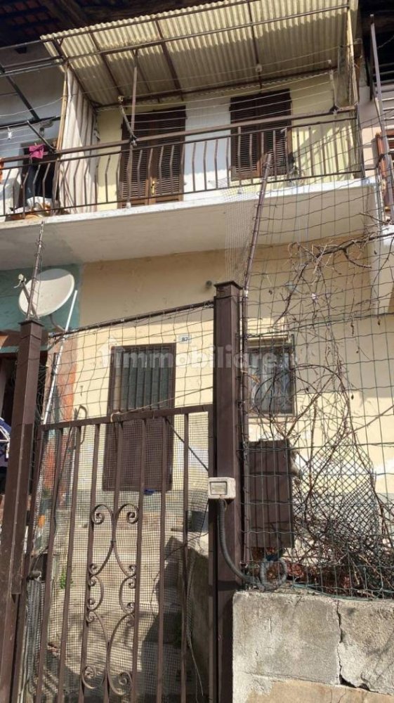 2 bedrooms House in Front, Italy No. 55477