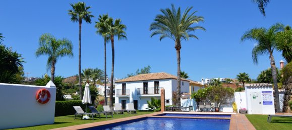 4 bedrooms Villa in Estepona, Spain No. 164157 3