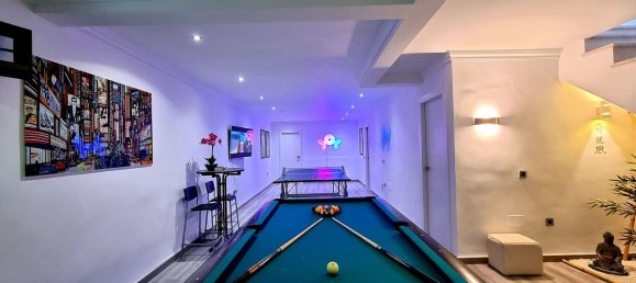 4 bedrooms Villa in Estepona, Spain No. 164157 10