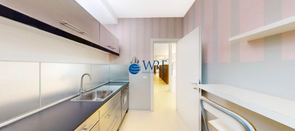 250m² Commercial property in Rome, Italy No. 288598 29