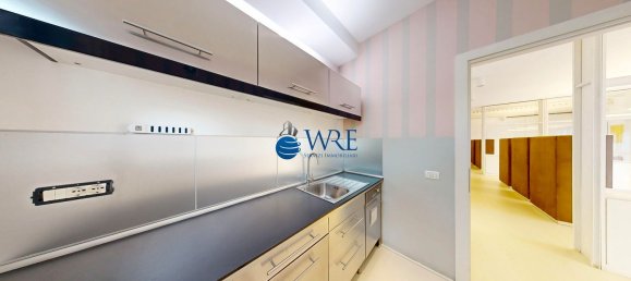 250m² Commercial property in Rome, Italy No. 288598 30