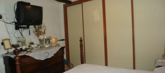 4 Schlafzimmer Haus in Chartered Community of Navarre, Spain, Nr. 37273 13