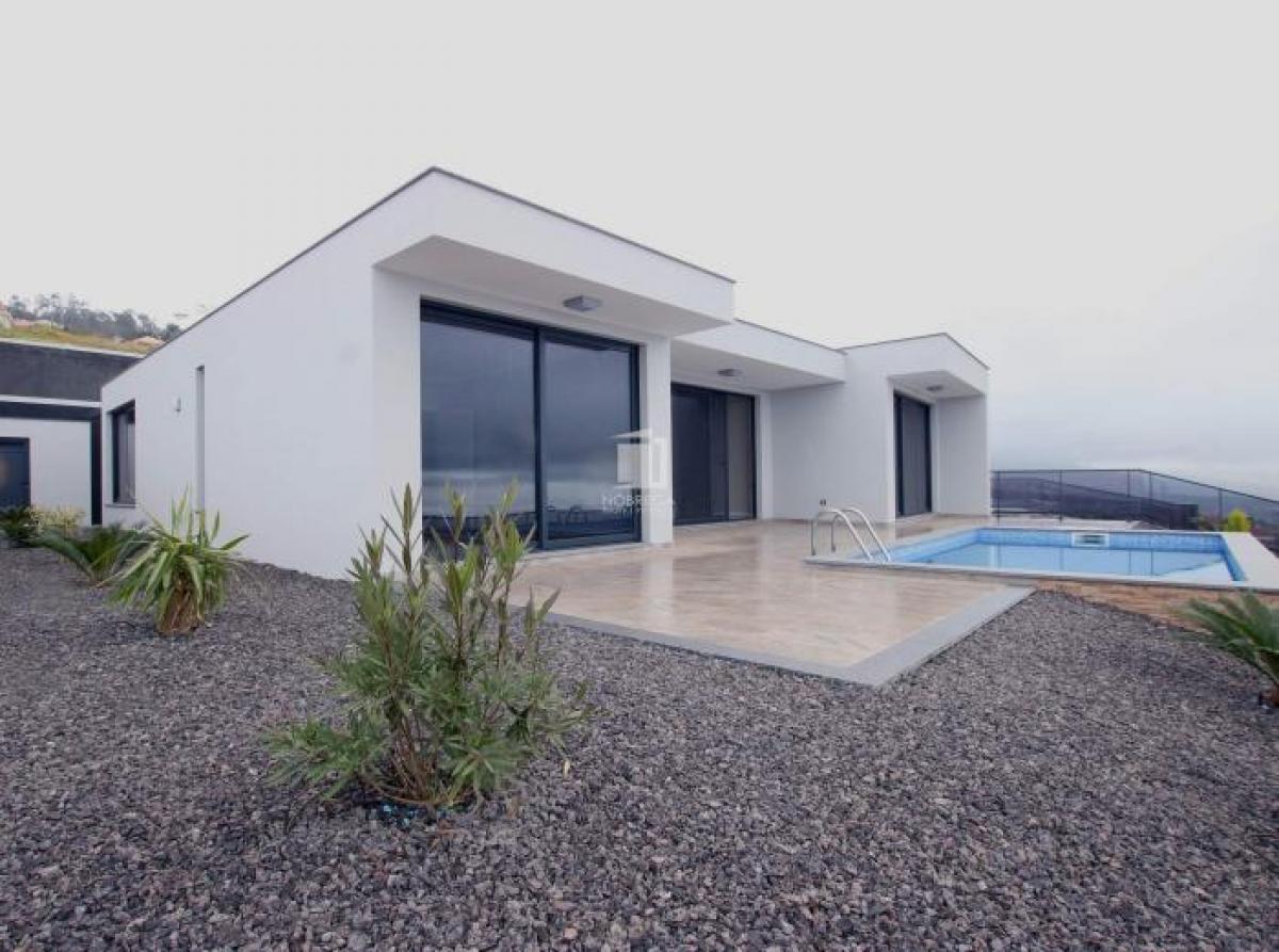 3 bedrooms Villa in Calheta, Portugal No. 179