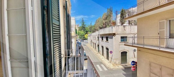 Apartamento de 4 habitaciónes en Bitonto, Italy No. 21310 16