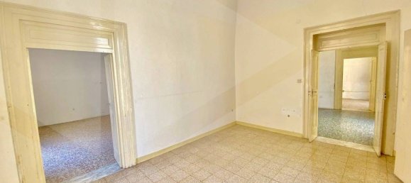 Apartamento de 4 habitaciónes en Bitonto, Italy No. 21310 8