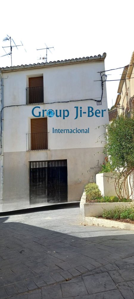 Дом с 3 спальнями в Онил, Испания № 160665