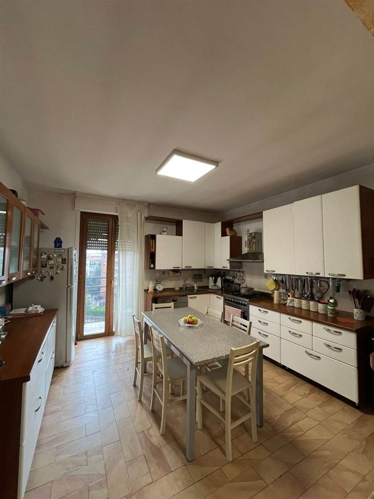 6 bedrooms Apartment in Foligno, Italy No. 400542