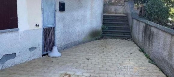 2-salle Appartement à San Vincenzo, Italy No. 41696 10