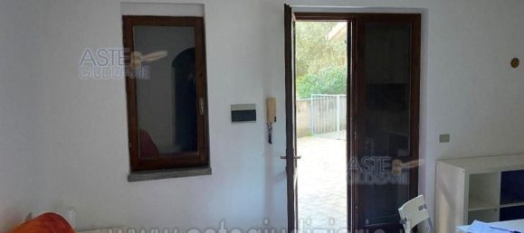 2-salle Appartement à San Vincenzo, Italy No. 41696 13