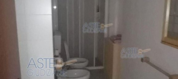 2-salle Appartement à San Vincenzo, Italy No. 41696 3