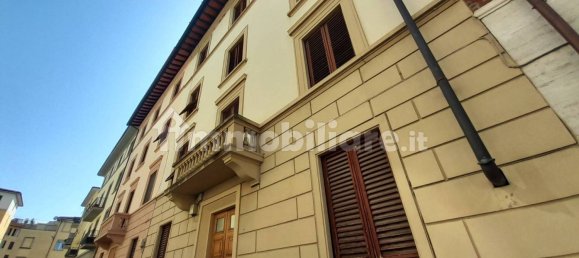 2 Schlafzimmer Wohnung in Florence, Italy, Nr. 9886 27
