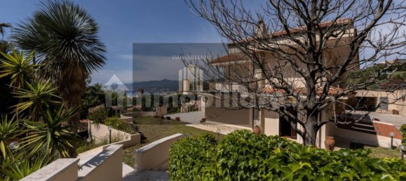 5 rooms Villa in Messina, Italy No. 59873 6