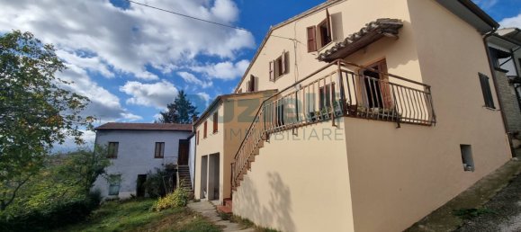 Дом с 3 спальнями в Монтефальконе Аппеннино, Италия № 152763 3