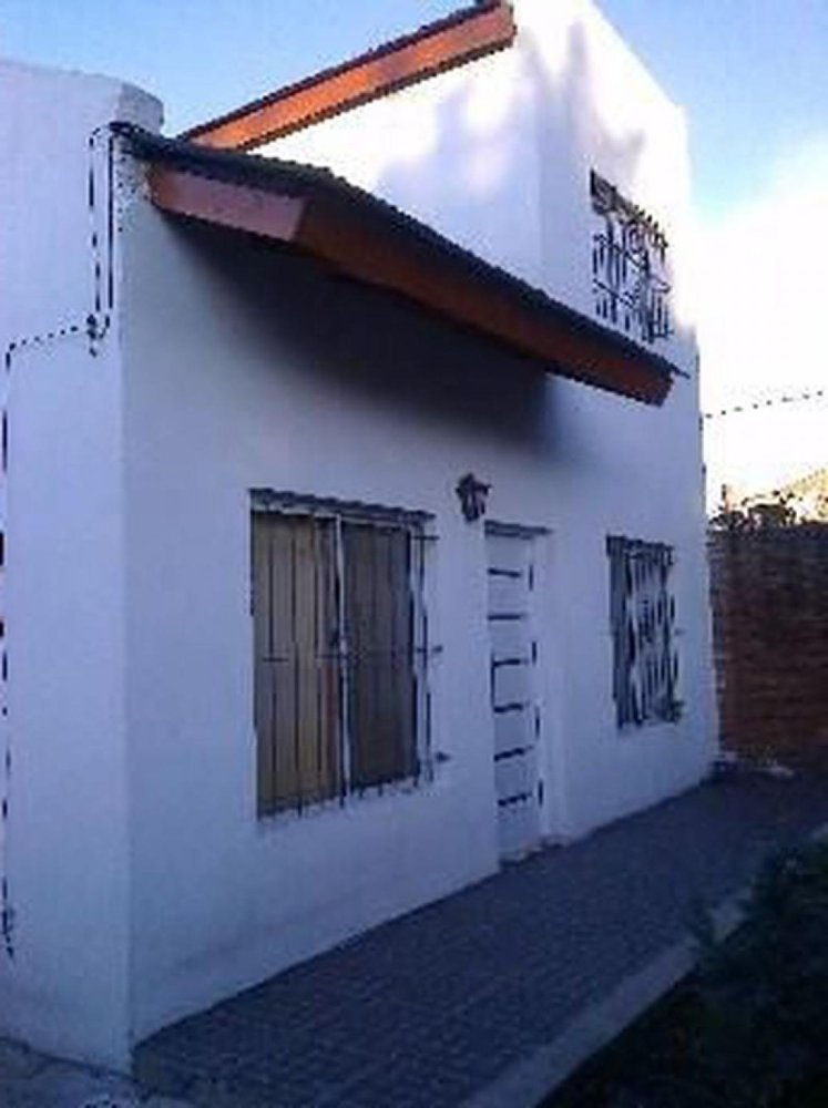 4 bedrooms House in Ituzaingo, Argentina No. 21509