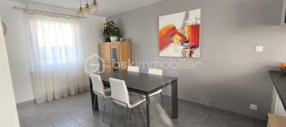 Casa de 3 dormitorios en Liffre, France No. 341033 3