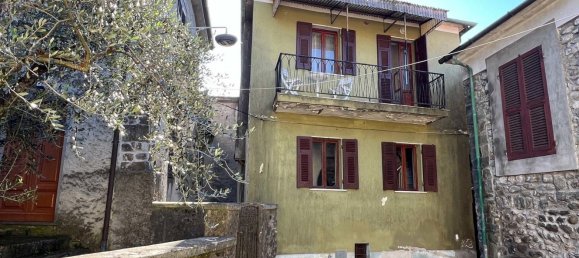 Дом с 5 комнатами в Фивиццано, Италия № 72700 11