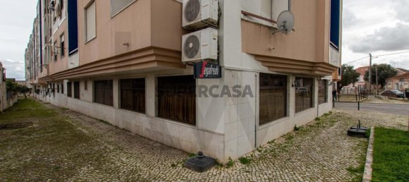 131m² Commercial property in Vila Franca de Xira, Portugal No. 162696 4