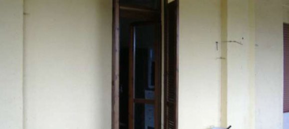 2 rooms Apartment in Robecchetto con Induno, Italy No. 183645 5