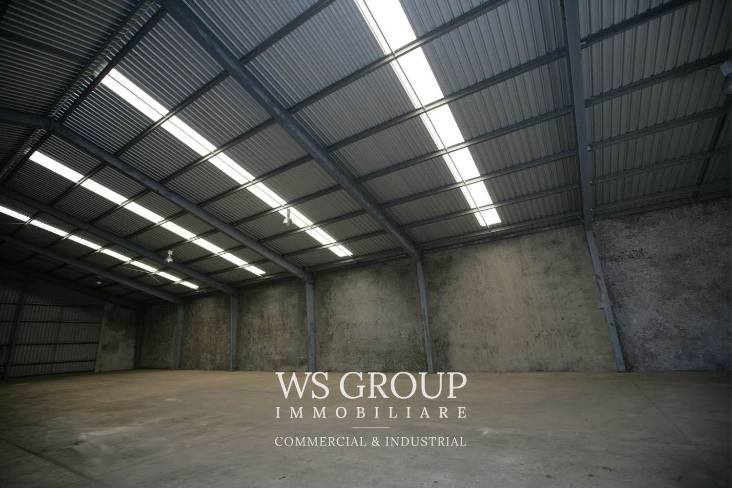 Almacén en Monza, Italy 700 m² No. 359776