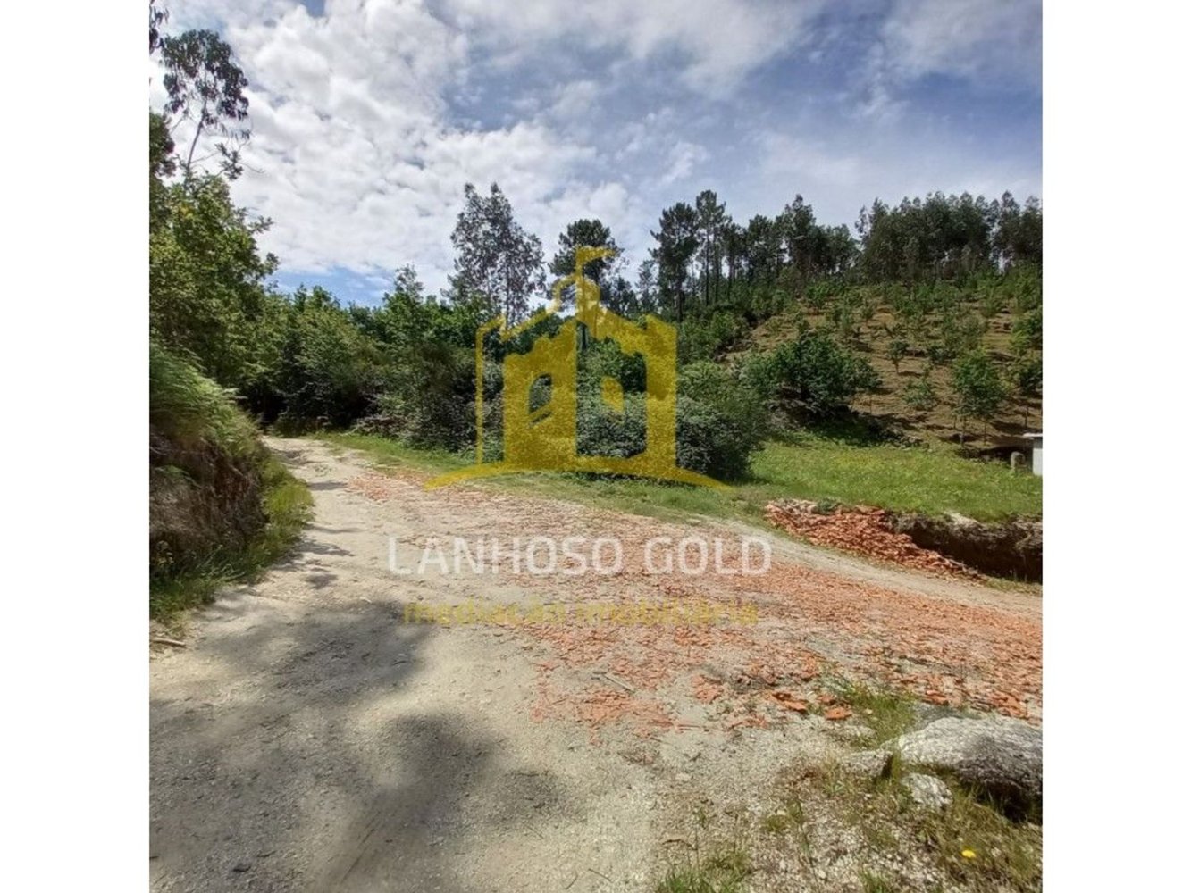  Land in Mosteiro, Portugal No. 247617