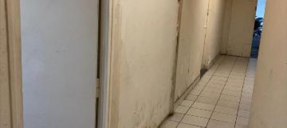 Garage in Bagnolet, France No. 335535 2