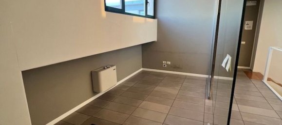 Escritório em Rovigo, Italy 350 m² N.º 375704 24